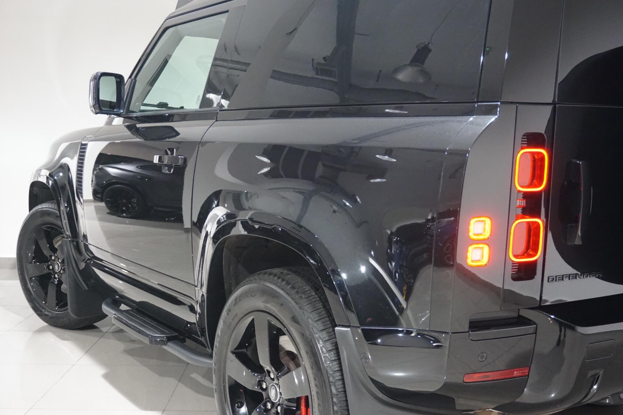 Land Rover Defender 90 3.0 D200 MHEV Hard Top SUV 3dr Diesel Auto 4WD SWB Euro 6 (s/s) (200 ps)